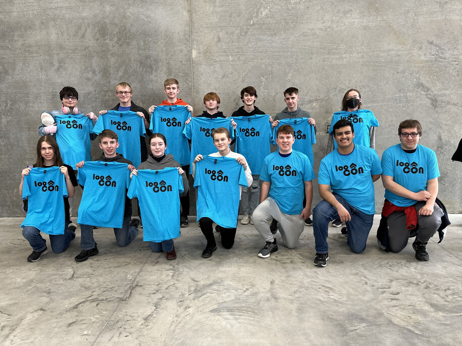 students with looCon IT Day t-shirts