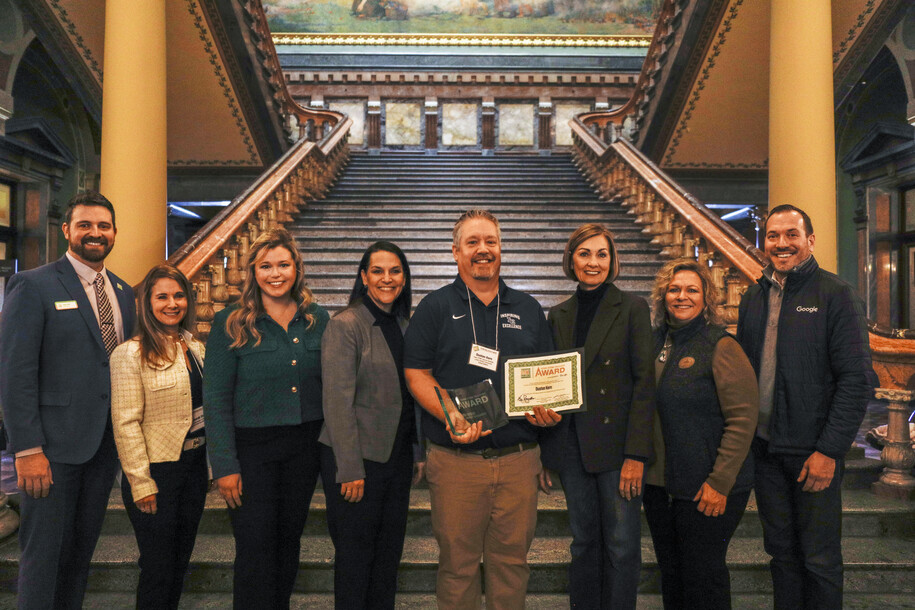 2025 Iowa STEM Teacher Award recipient - Dustan Kern